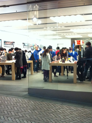 MacBook Pro(2011)を見に来たApple Store渋谷２