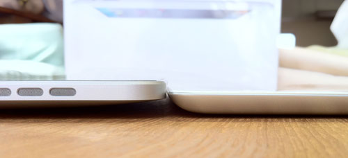 iPad 2と初代iPad比較　厚みの違い