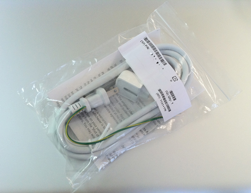 MacBook Air（Mid 2011）用にもらった2芯の延長ケーブル